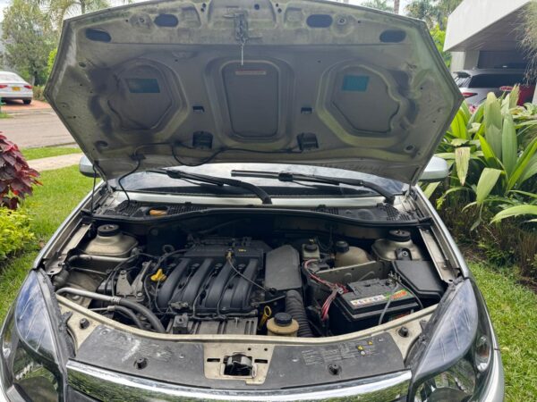 Renault Stepway 1.6 Mt 2011 - Image 15