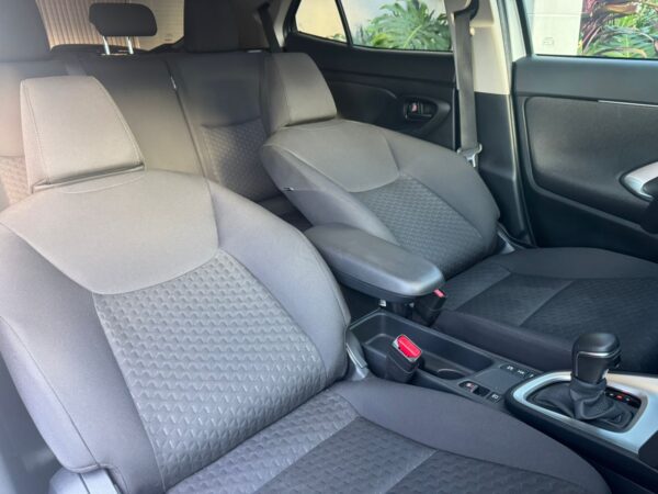Toyota Yaris Cross XS Hybrid 1.5 2025 - Image 9