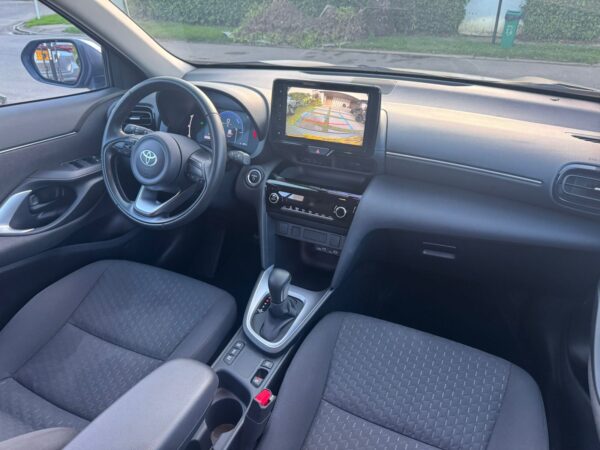 Toyota Yaris Cross XS Hybrid 1.5 2025 - Image 12