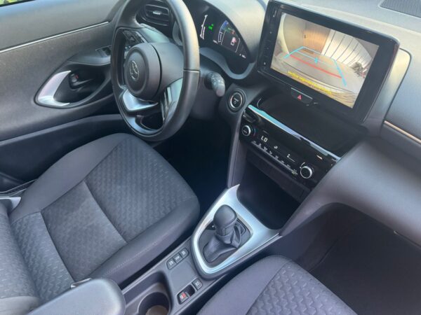 Toyota Yaris Cross XS Hybrid 1.5 2025 - Image 10