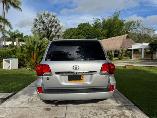 Toyota Land Cruiser Sahara V8 2015 - Image 6