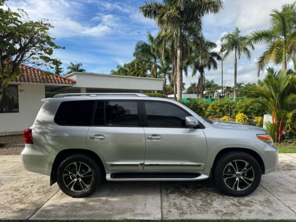 Toyota Land Cruiser Sahara V8 2015 - Image 4