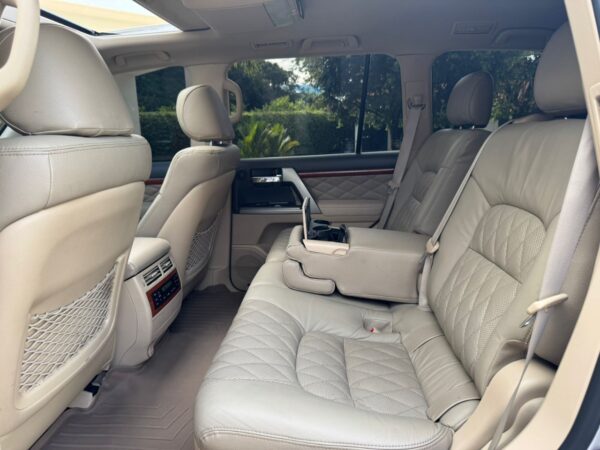 Toyota Land Cruiser Sahara V8 2015 - Image 14