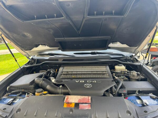 Toyota Land Cruiser Sahara V8 2015 - Image 16