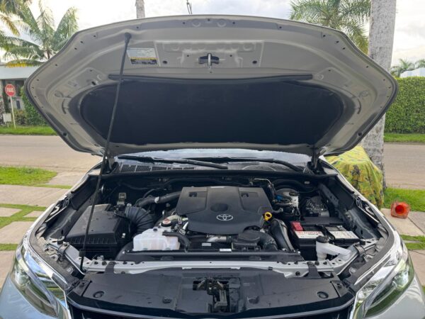 Toyota Fortuner SRV Modelo 2024 - Image 17