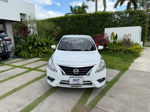 NISSAN VERSA - Image 3