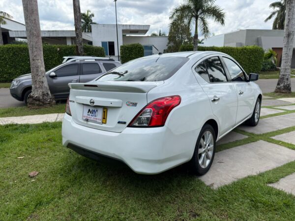 NISSAN VERSA - Image 4