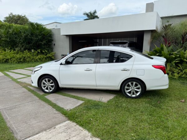 NISSAN VERSA - Image 7